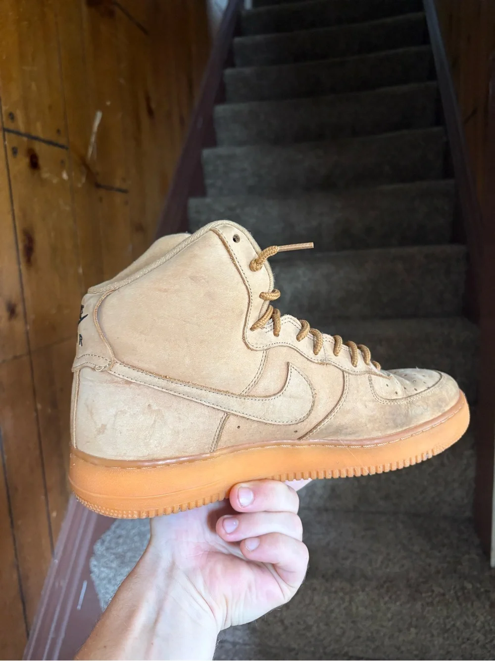 Nike high top shoe w gum bottom